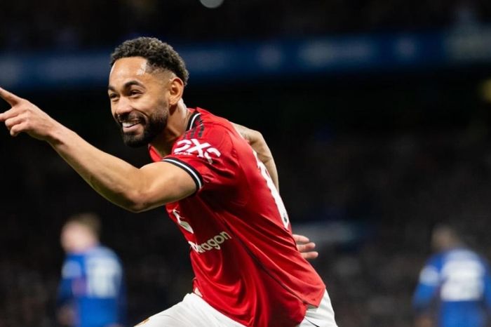 Manchester United thắng tối thiểu Chelsea, tiến gần hơn tới tấm vé dự C1