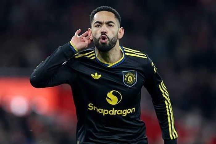 Manchester United vào top 4 sau chiến thắng tại Emirates