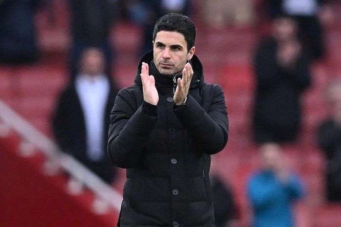 Mất liên tiếp hai danh hiệu, HLV Arteta vẫn ra sức bảo vệ cầu thủ Arsenal