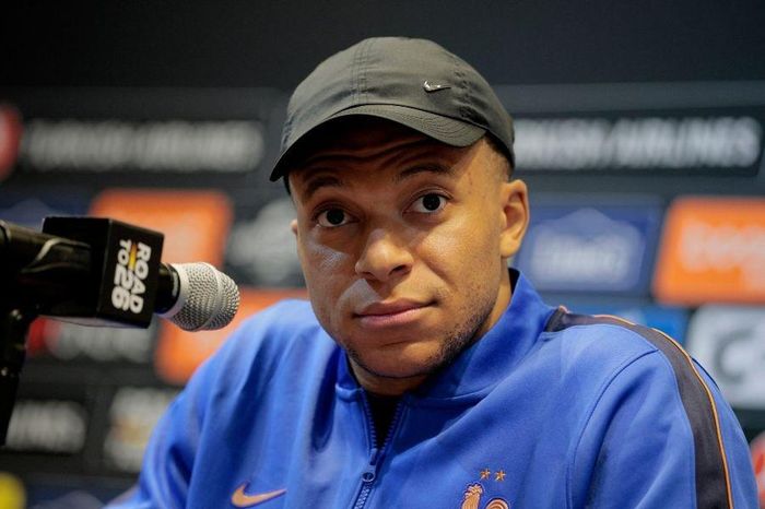 Mbappe bị tố dối trá