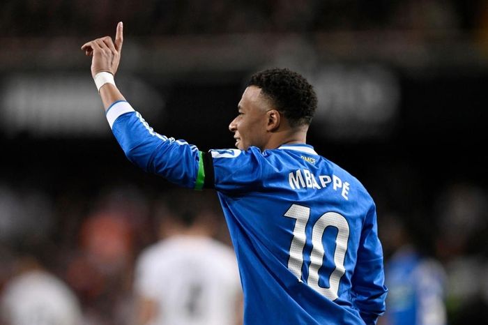 Mbappe cần bao lâu để bắt kịp Ronaldo?