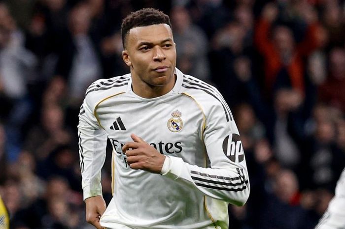 Mbappe lóe sáng phút 90+10, Real Madrid phả lửa vào gáy Barca