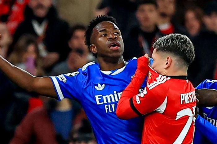 Mbappe tố cáo cầu thủ Benfica phân biệt chủng tộc Vinicius: 'Hắn đã gọi cậu ấy là con khỉ 5 lần'