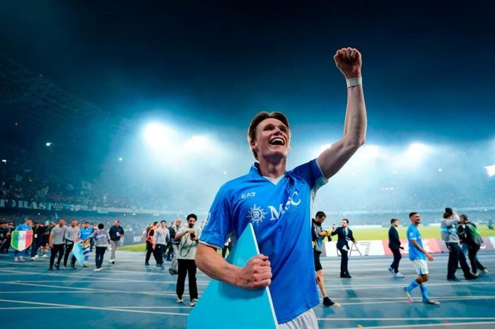 McTominay được so sánh với thánh thần