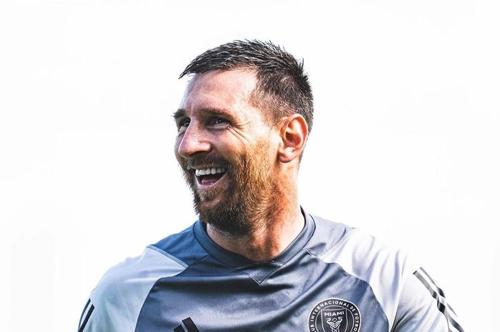Messi bị chặn cửa trong tiệc Neymar