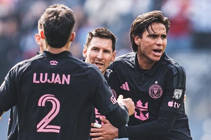 Messi vượt mốc 900 bàn, Inter Miami thắng nghẹt thở sân khách