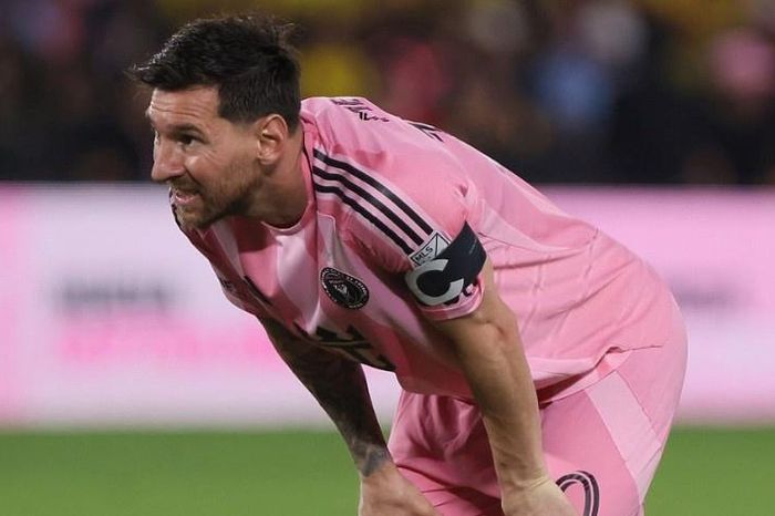 Messi xin lỗi vì dính chấn thương