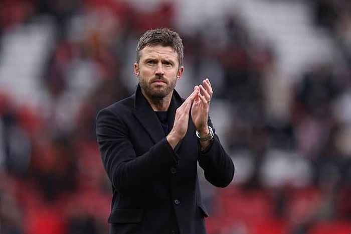Michael Carrick hồi sinh Man United bằng sự giản đơn