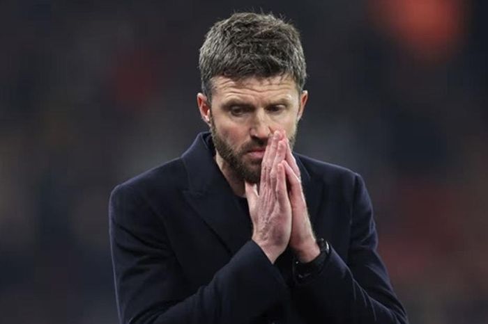 Michael Carrick tiến gần ghế HLV trưởng Man United nhờ Luis Enrique gia hạn với PSG