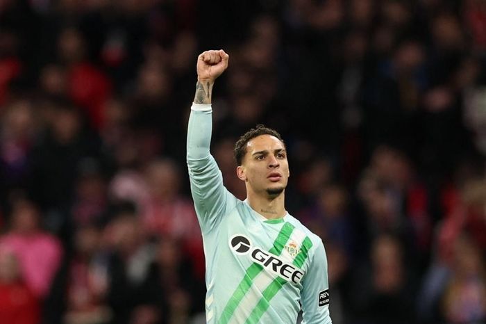 Một năm đổi đời của Antony