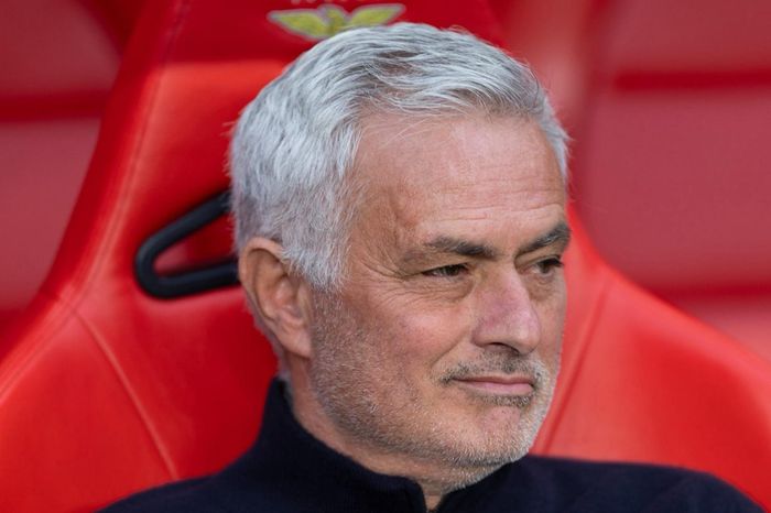 Mourinho ra phán quyết tương lai