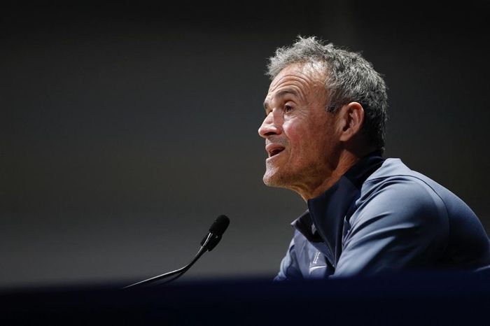 MU dễ vỡ mộng với HLV Enrique