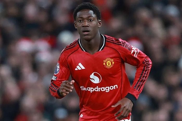 MU gục ngã 1-2 trước Leeds: Hệ thống của Michael Carrick vỡ vụn khi thiếu Kobbie Mainoo