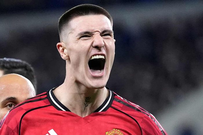 MU hạ Everton: Carrick và siêu dự bị Benjamin Sesko