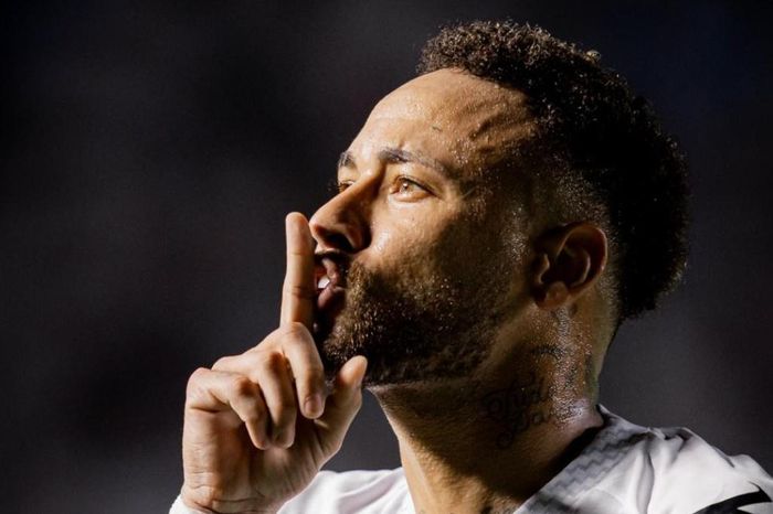Neymar tung dữ liệu mật giữa bão chỉ trích