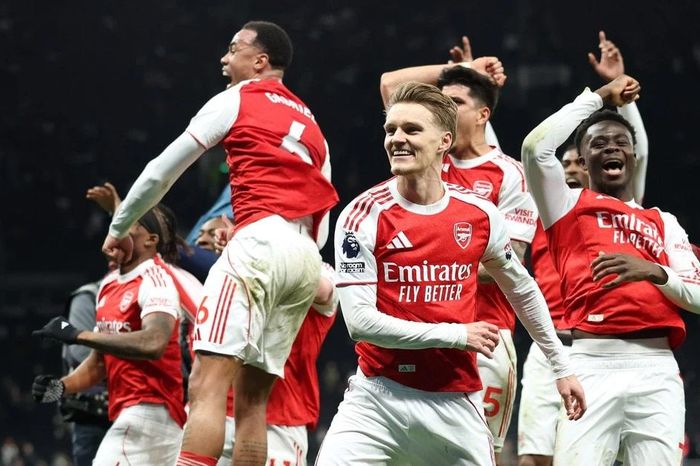 Ngày Arsenal tấn công đến cùng