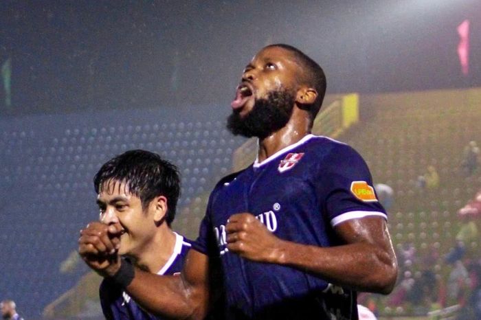 Ngoại binh Hải Phòng FC trải lòng về bóng đá Việt Nam trên báo Brazil