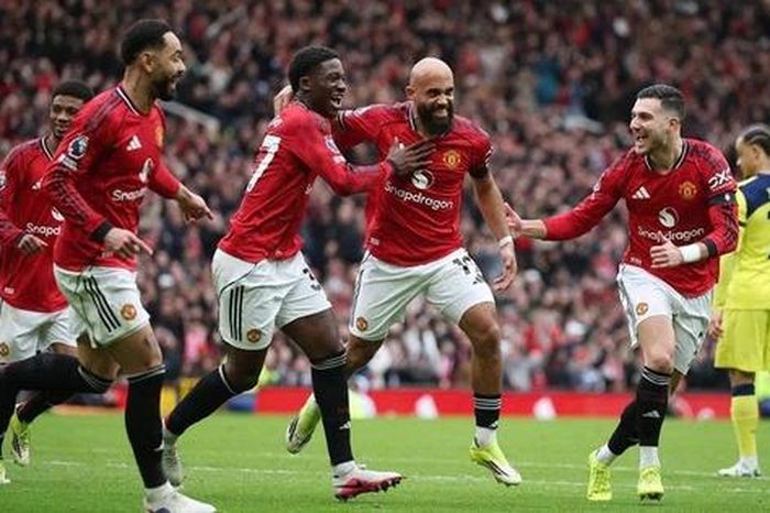 Ngoại hạng Anh: Chơi hơn người, MU thắng dễ Tottenham