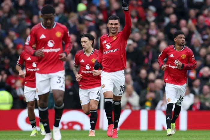 Ngoại hạng Anh: Khốc liệt cuộc đua Top 4