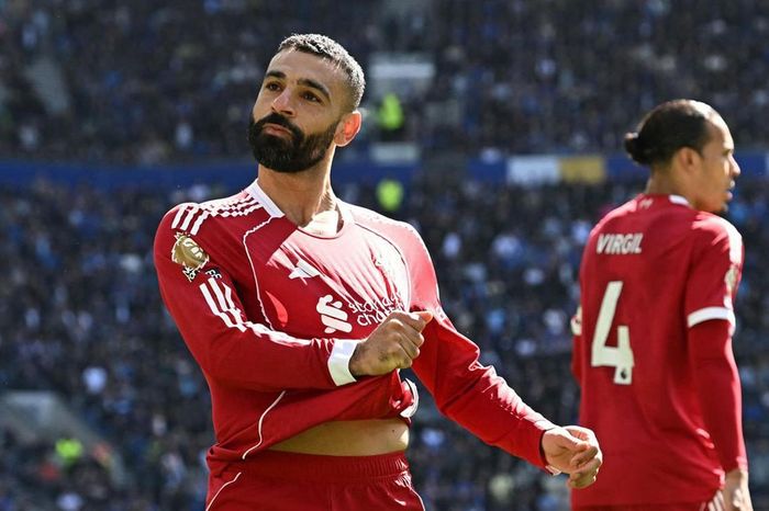 Ngoại hạng Anh: Van Dijk ghi bàn phút 90+10, Liverpool chật vật hạ Everton