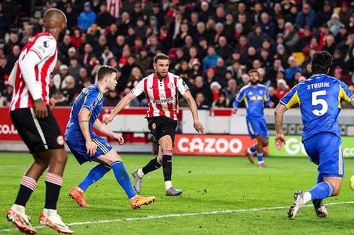 'Ngựa ô' Ngoại hạng Anh: Brentford vươn lên đua vé dự cúp châu Âu