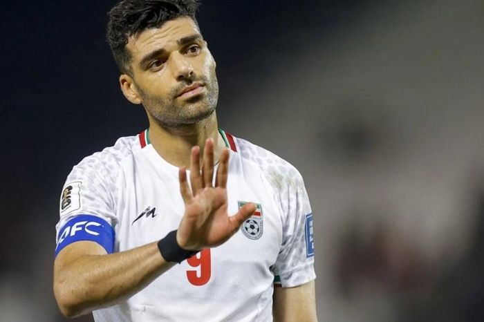 Người đại diện bác bỏ tin đồn cựu sao Inter Milan muốn về Iran cầm súng bảo vệ đất nước