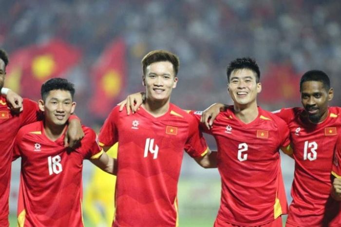 Nguyễn Xuân Son và nghịch lý cân nặng: Khi 90kg là vũ khí của trung phong thượng hạng