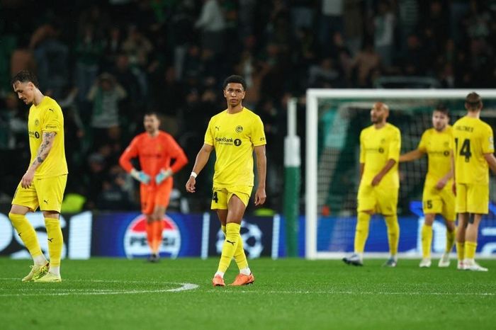 Nhà vô địch Na Uy hủy diệt hiện tượng Champions League