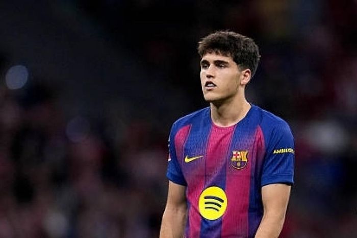 Nhận thẻ đỏ, sao trẻ Barca 'đi vào lịch sử' UEFA Champions League