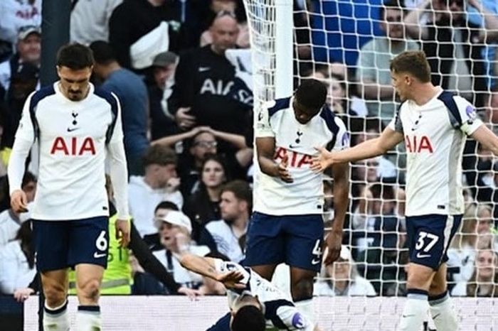 Nottingham Forest chạm mốc 39 điểm an toàn: Tottenham đối diện thảm họa xuống hạng