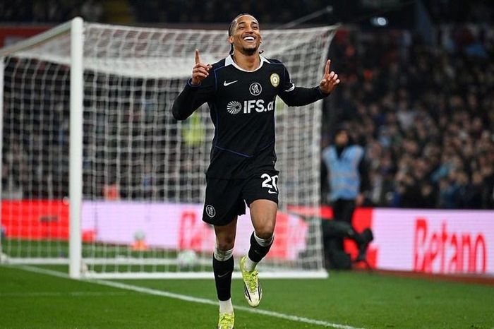 Pedro và Palmer cùng tỏa sáng, Chelsea thắng đậm Aston Villa