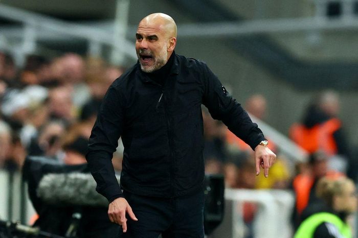 Pep Guardiola giận dữ tuyên bố muốn nắm giữ tất cả các kỷ lục ở Anh