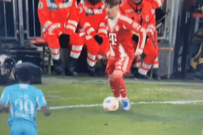 Pha xử lý lỗi của thần đồng Bayern Munich