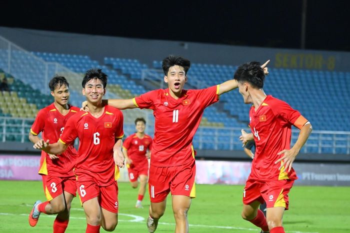 Phản ứng của CĐV Đông Nam Á khi U17 Việt Nam hạ gục Malaysia
