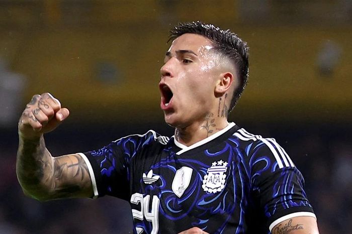 Phát ngôn của Enzo Fernandez khiến Chelsea 'dậy sóng'