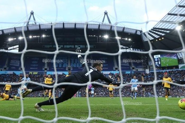 Premier League chính thức tiễn một đội xuống hạng, Tottenham run bần bật