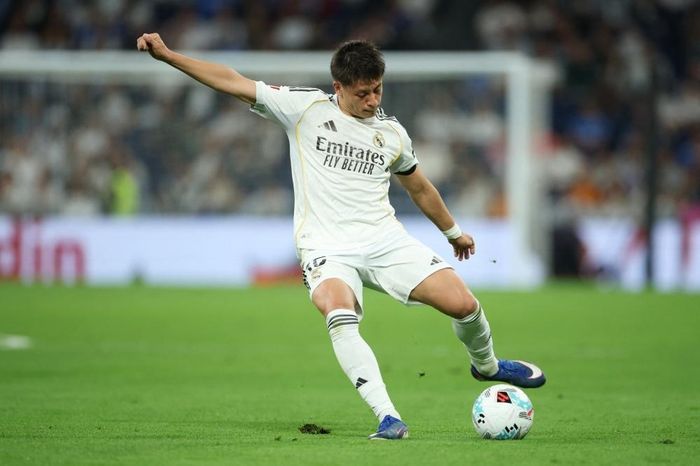 Premier League 'dậy sóng' vì Guler