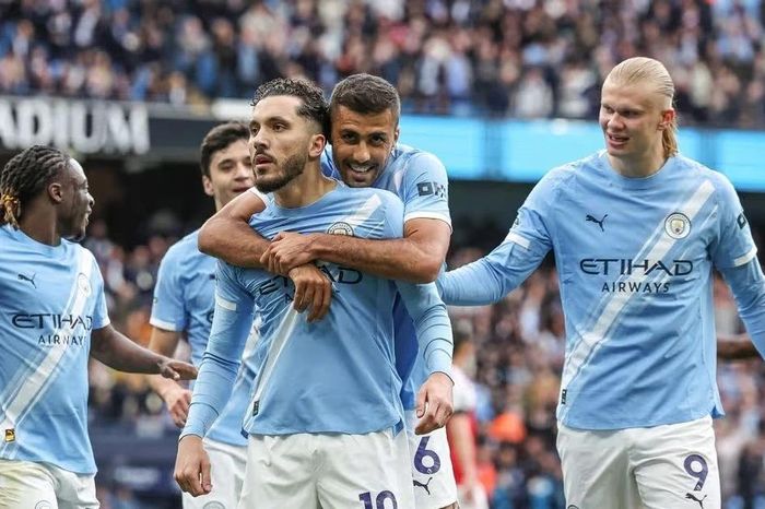 Premier League: Man City hạ Arsenal, cuộc đua vô địch kịch tính