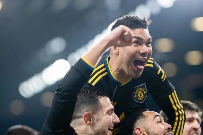 Premier League: M.U 'gieo sầu' cho Arsenal, chen chân vào top 4