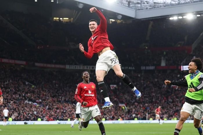 Premier League: M.U thắng kịch tính, Pep tức giận khi Man City bị chia điểm