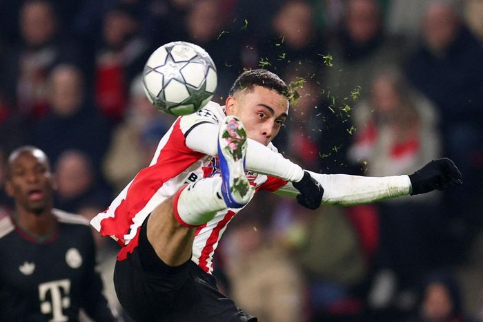 PSV vùi dập Feyenoord, bỏ xa 17 điểm trên đỉnh bảng