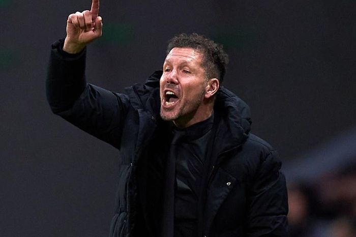 Quyết định thay người khiến Simeone có nguy cơ bị sa thải