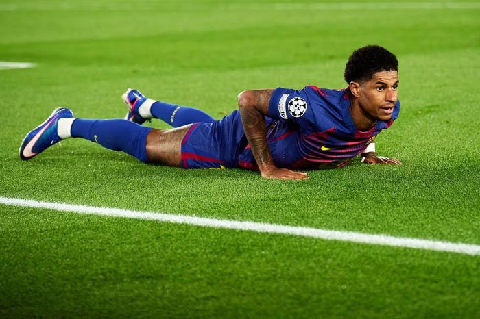 Rashford bị buộc phải trở lại MU