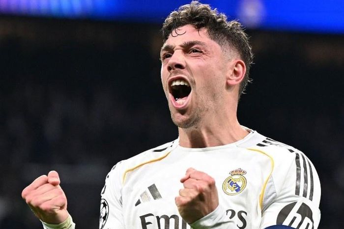 Real Madrid 3-0 Man City: Valverde lập hat-trick