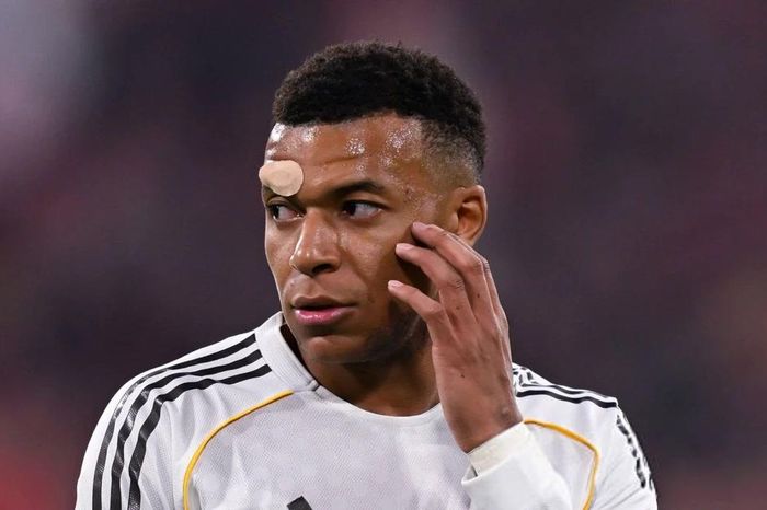 Real Madrid chỉ còn 2,7% cơ hội thoát cảnh trắng tay