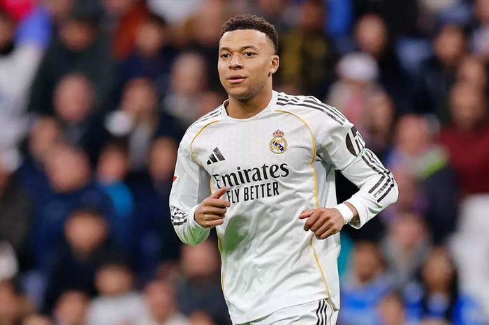 Real Madrid nhận tin dữ trước đại chiến với Man City