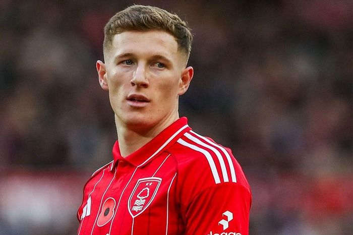 Real Madrid săn đón Enzo Fernandez, Manchester United biến động nhân sự