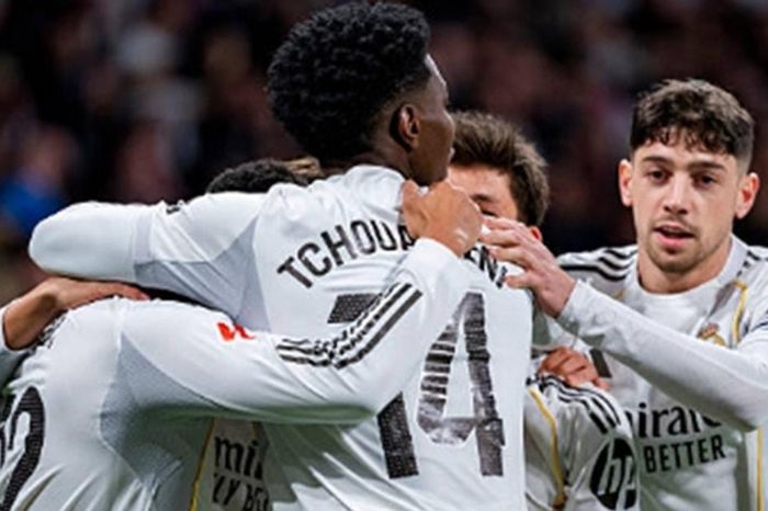 Real Madrid vùi dập Real Sociedad 4-1: Vinicius rực sáng đưa Los Blancos lên đỉnh bảng