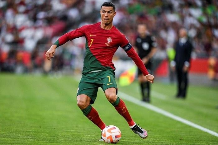 Ronaldo chạm trán Osimhen