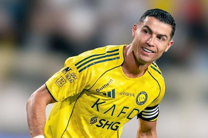 Ronaldo đá hỏng phạt đền, lo lỡ hẹn World Cup 2026